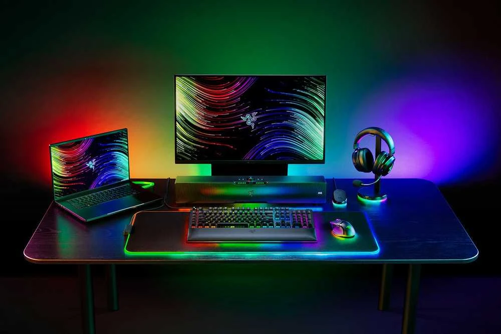 RAZER BlackWidow V4 Pro laidinė mechaninė klaviatūra (Žalias switch, US)