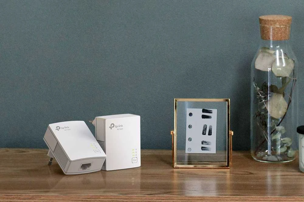TP-LINK | Gigabit Powerline Starter Kit | TL-PA7017 RINKINYS | 10/100/1000 Mbit/s | Ethernet LAN (RJ-45) jungtys 1 | Nėra „Wi-Fi“ | Duomenų perdavimo sparta (maks.) 1000 Mbit/s | Papildomas lizdas