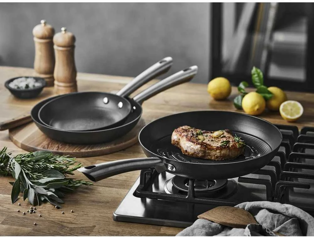 Pillivuyt Gourmet Garonne keptuvė, keraminė danga, 24 cm, juoda