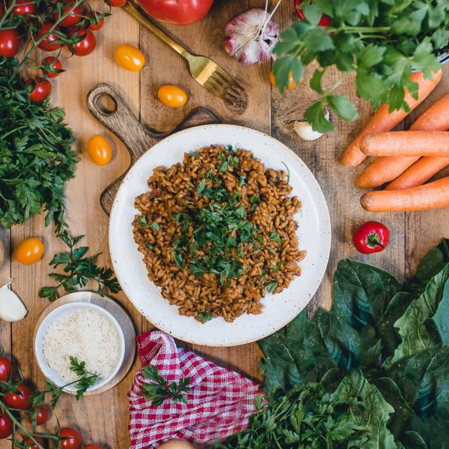 Rizotas (risotto) su pomidorais ir špinatais