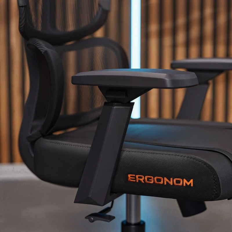 Trex Sport Žaidimų ir biuro kėdė su reguliuojama juosmens ir galvos atrama, 3D porankiais, juoda
