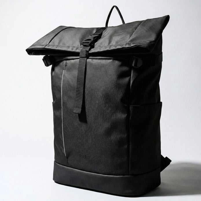 Beagles Originals Neperšlampamas kuprinė Beagles Asaka Rolltop 15,6 colių nešiojamam kompiuteriui, juoda