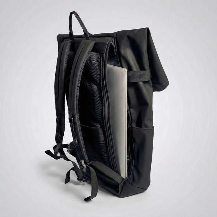 Beagles Originals Neperšlampamas kuprinė Beagles Asaka Rolltop 15,6 colių nešiojamam kompiuteriui, juoda