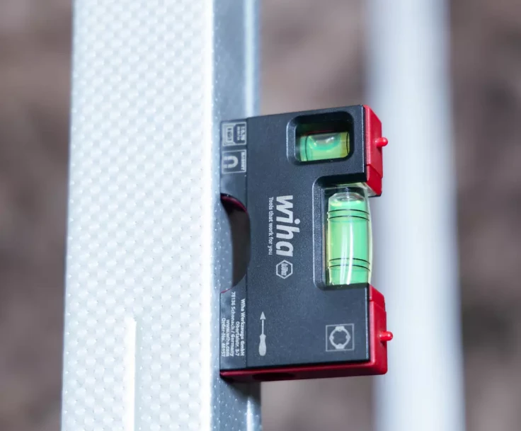 WIHA Mini gulsčiukas rozetėms, 8 cm, su magnetu
