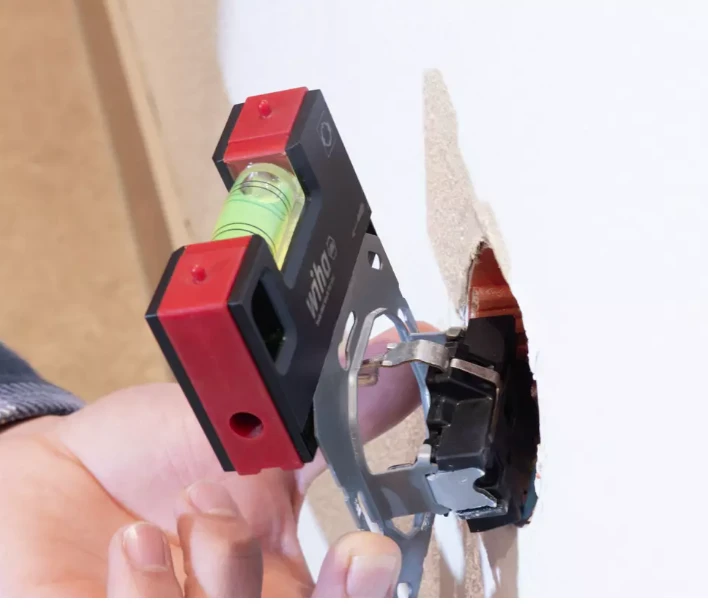 WIHA Mini gulsčiukas rozetėms, 8 cm, su magnetu