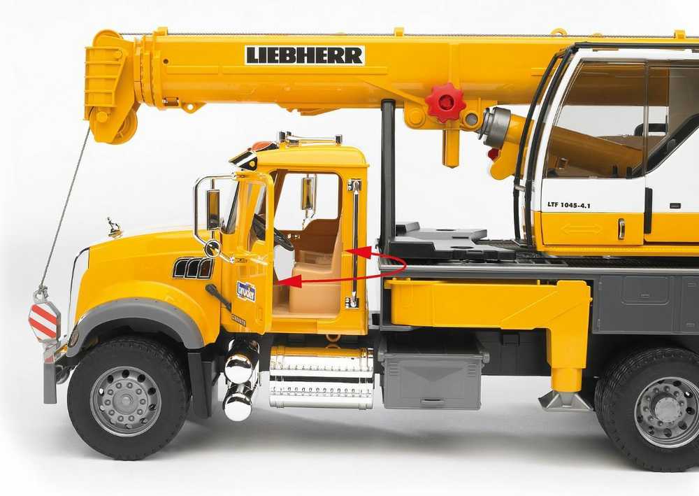 BRUDER didelis kranas su strėle MACK Granite Liebherr 02818