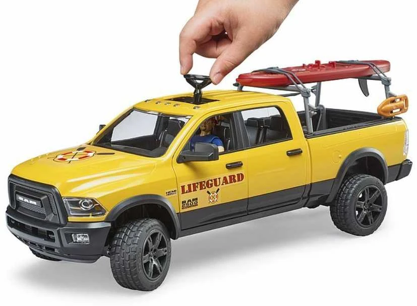 BRUDER gelbėtojų automobilis RAM 2500 su priedais 02506