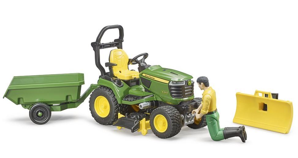 BRUDER traktorius John Deere Lawn su priekaba ir sodininku, 62104 aprašymas - Prekės nuotrauka