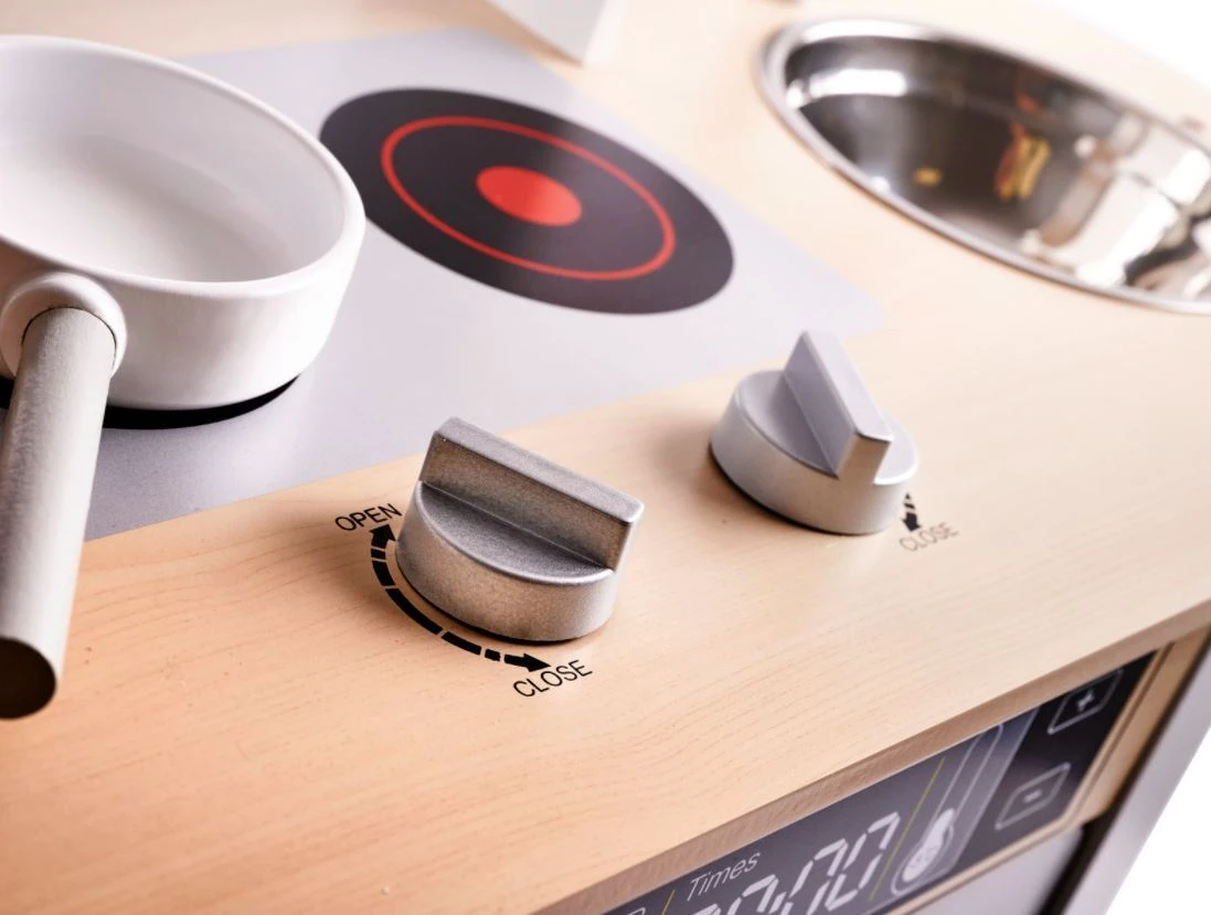 Medinė virtuvėlė vaikams su priedais 68x30x85 aprašymas - Prekės nuotrauka
