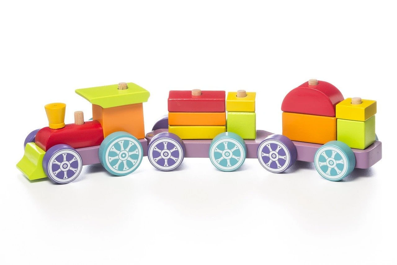 Cubika Medinis rūšiavimo traukinukas su kaladėlėmis - Vaivorykštės ekspresas 42cm. aprašymas - Prekės nuotrauka
