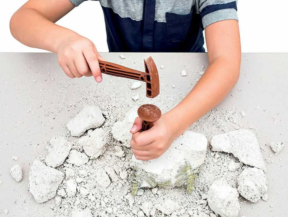 CLEMENTONI iškasami priranijos griaučiais šviečiantis tamsoje, 60427