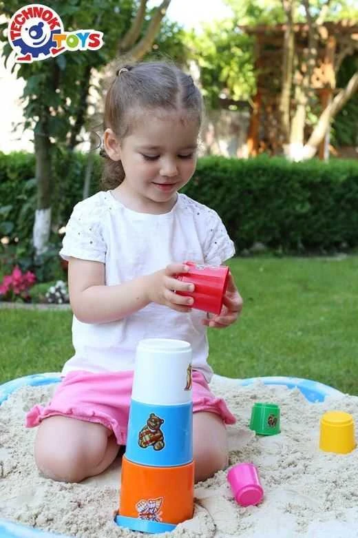 Technok lavinamoji piramidė su kibirėliu