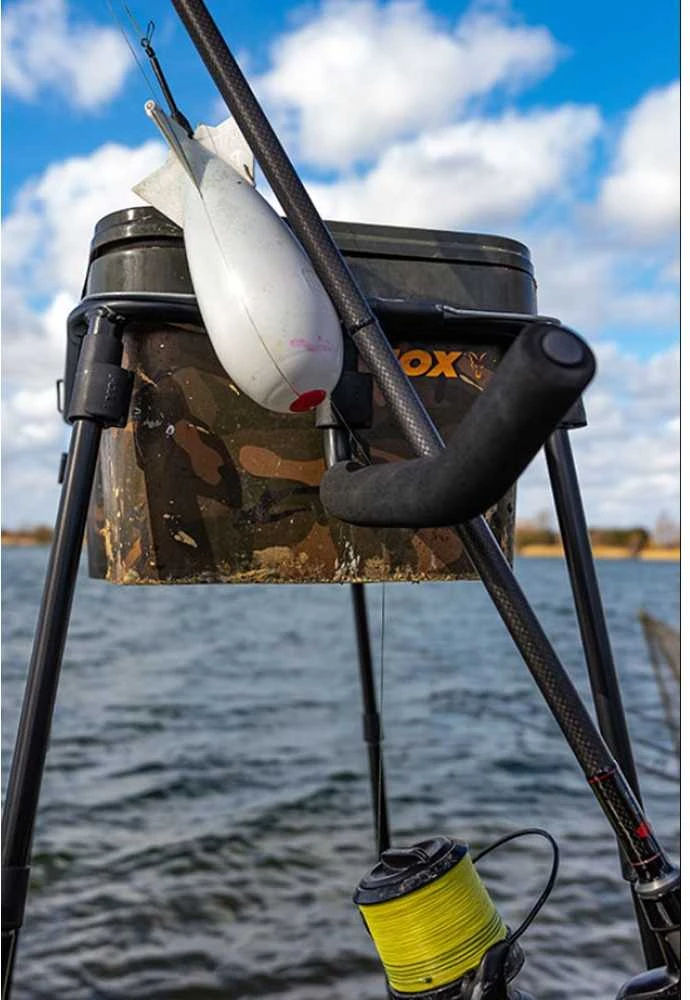 Kibirų laikiklis FOX SPOMB MK2 Bucket Stand Double