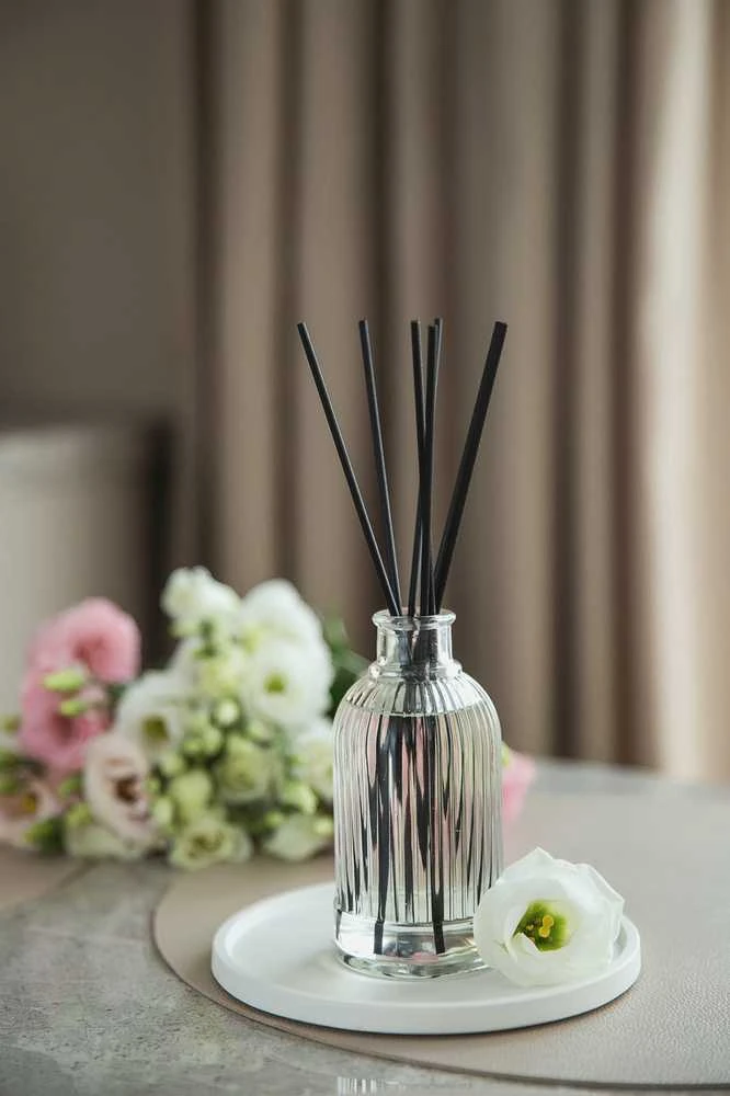 Lukata Namų kvapas su lazdelėmis 200 ml – ilgai išliekantis namų kvapas - Puiki dovana