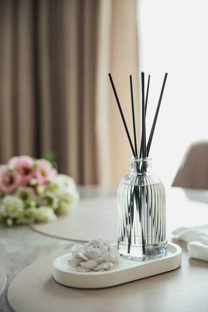 Lukata Namų kvapas su lazdelėmis 200 ml – ilgai išliekantis namų kvapas - Puiki dovana