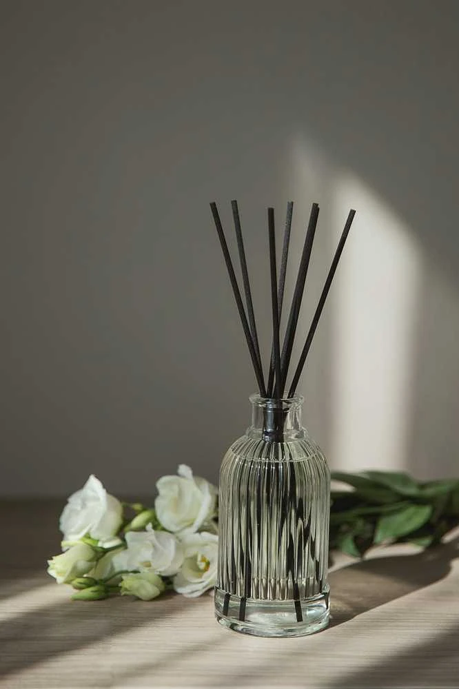 Lukata Namų kvapas su lazdelėmis 200 ml – ilgai išliekantis namų kvapas - Puiki dovana