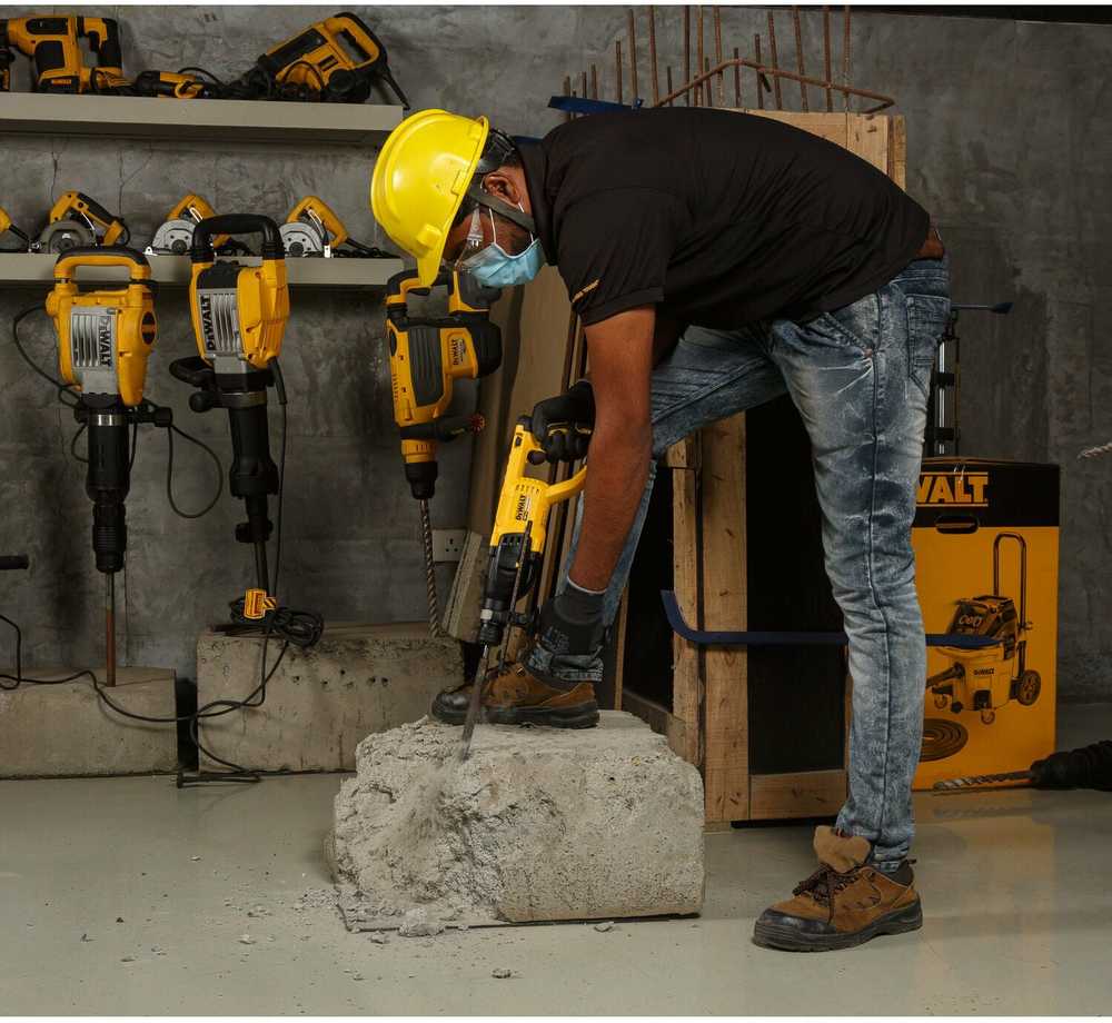 Perforatorius DeWalt DCH133NT-XJ