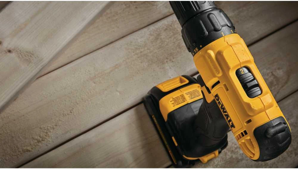 DEWALT suktuvas gręžtuvas DCD771D2,18V, 2x2.0Ah + lagaminas