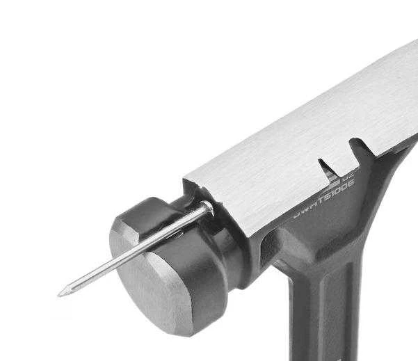 plieno vientisas su magnetiniu laikikliu plaktukas vinims, 624g, DeWalt [DWHT51006-0]