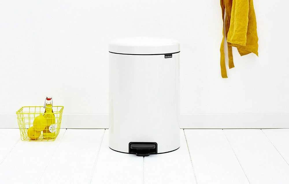 Šiukšlių dėžė su pedalu Brabantia NewIcon, 20 l, Balta