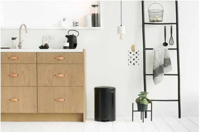 Brabantia Šiukšlių dėžė, NewIcon, 20L - Matt Juodas