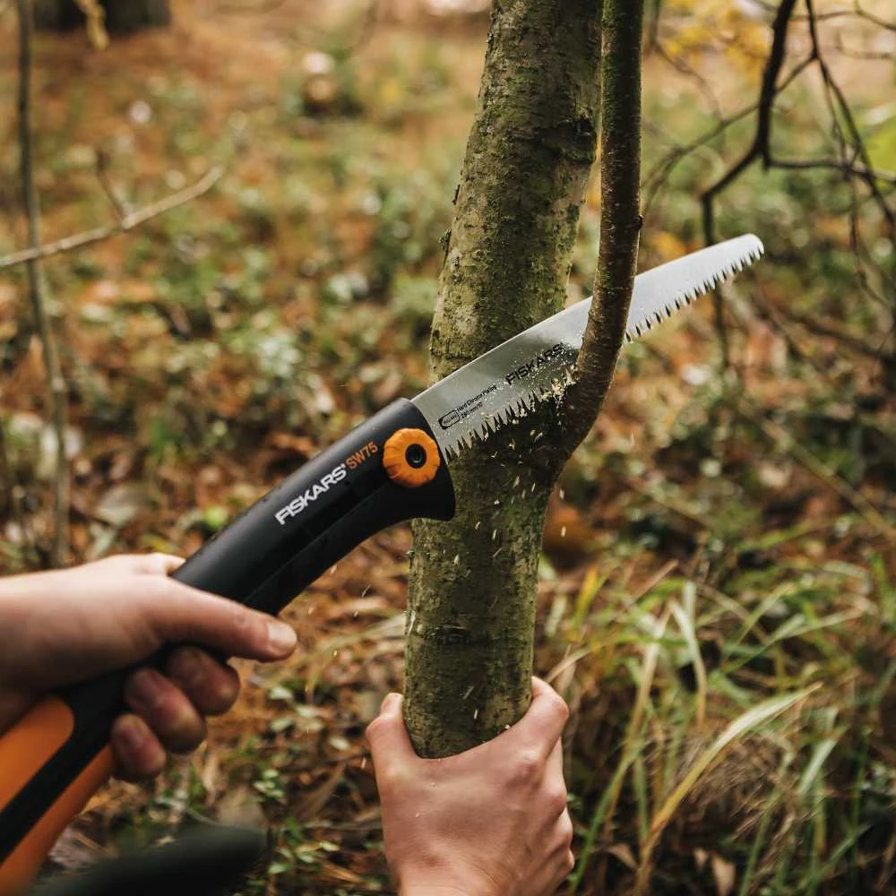 Fiskars Xtract™ sodo pjūklas (L) SW 75