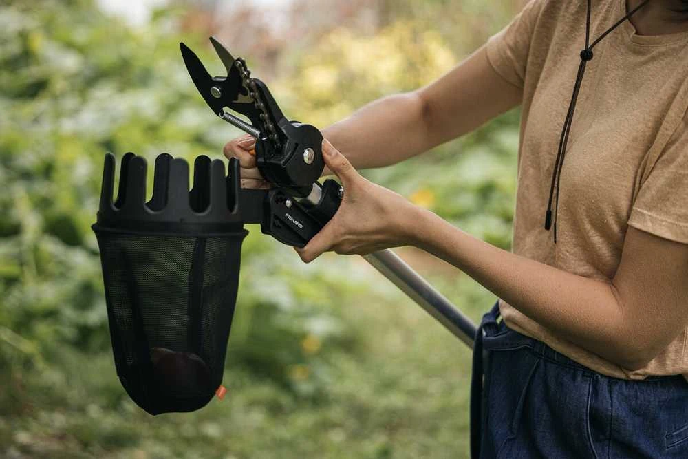 Fiskars Vaisių skintuvas UP80