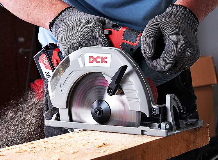 Akumuliatorinis bešepetėlinis diskinis pjūklas 185 mm, 20V, KDMY02-185Z, DCK (be baterijos ir įkroviklio)