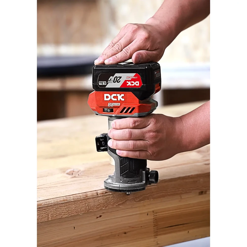 Akumuliatorinė bešepetėlinė freza 20V MAX, KDMP6Z, DCK ( be baterijos ir įkroviklio)