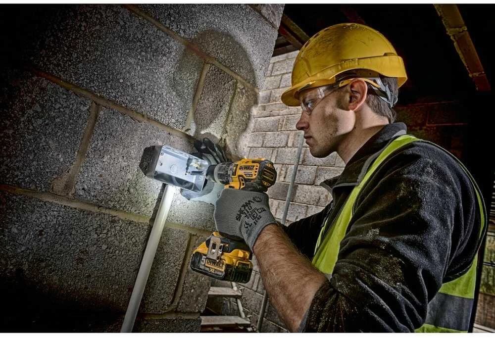 DeWalt Akumuliatorinis suktuvas gręžtuvas 18V DCD796NT be akumuliatoriaus ir kroviklio