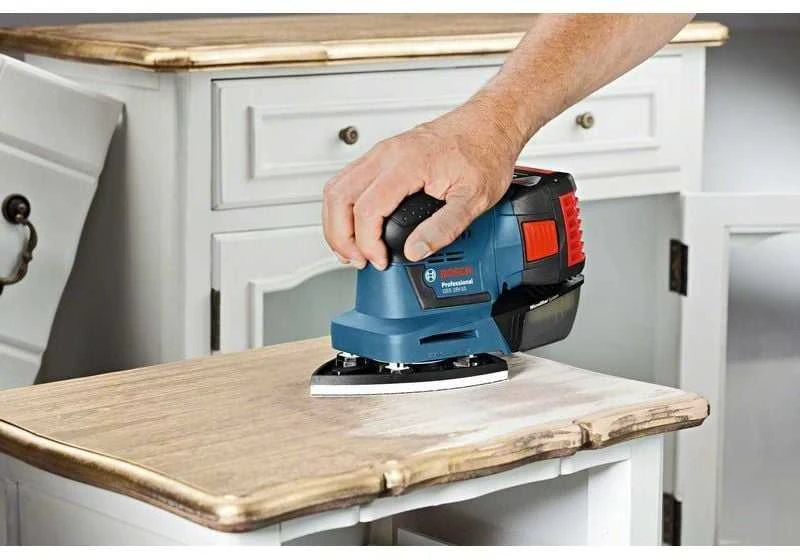 Bosch Akumuliatorinis vibracinis šlifuoklis GSS 18V-10, be akumuliatoriaus ir kroviklio
