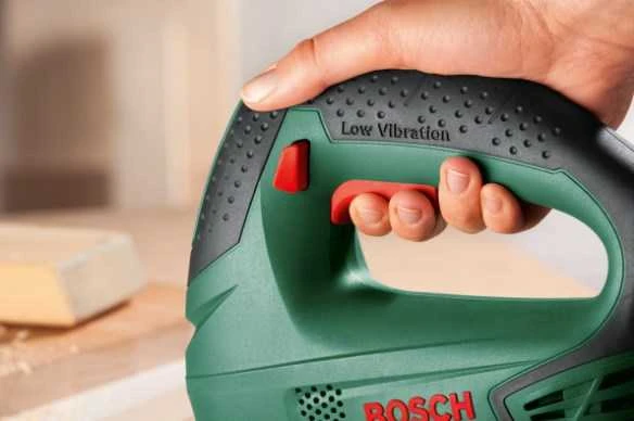 Siaurapjūklis Bosch PST 700 E Compact