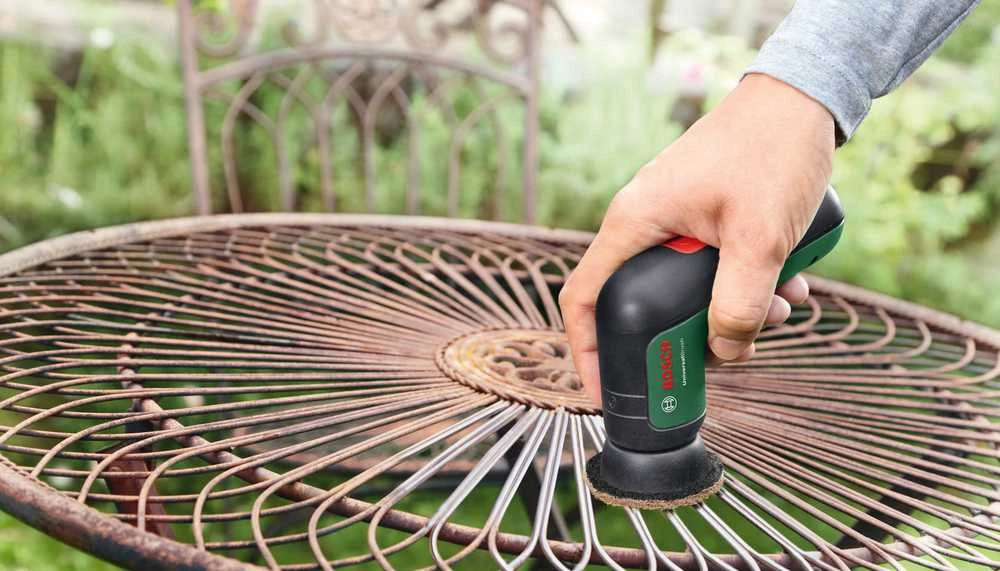 Akumuliatorinis valymo šepetys Bosch Universalbrush