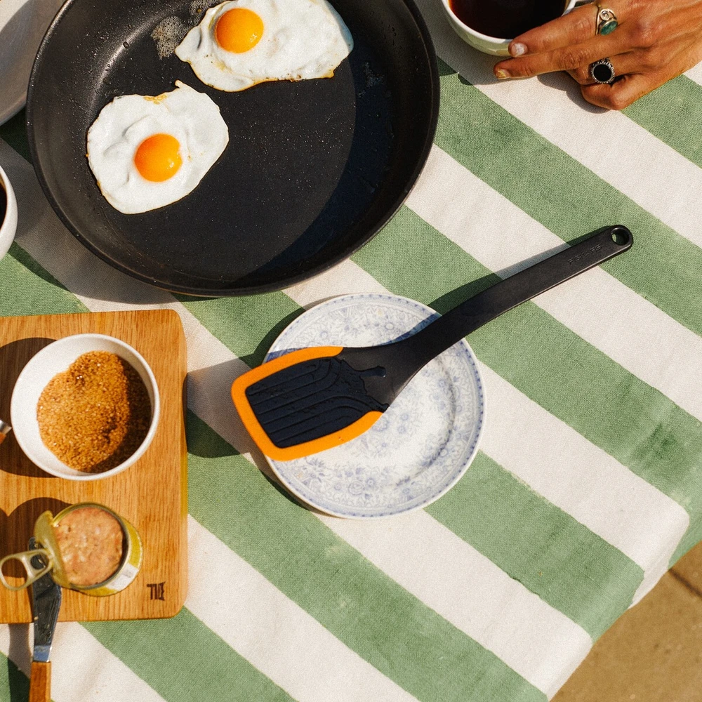 Fiskars FF silikoninė mentelė