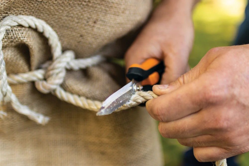 Fiskars Solid™ Daugiafunkcinis kirpiklis (SP320)