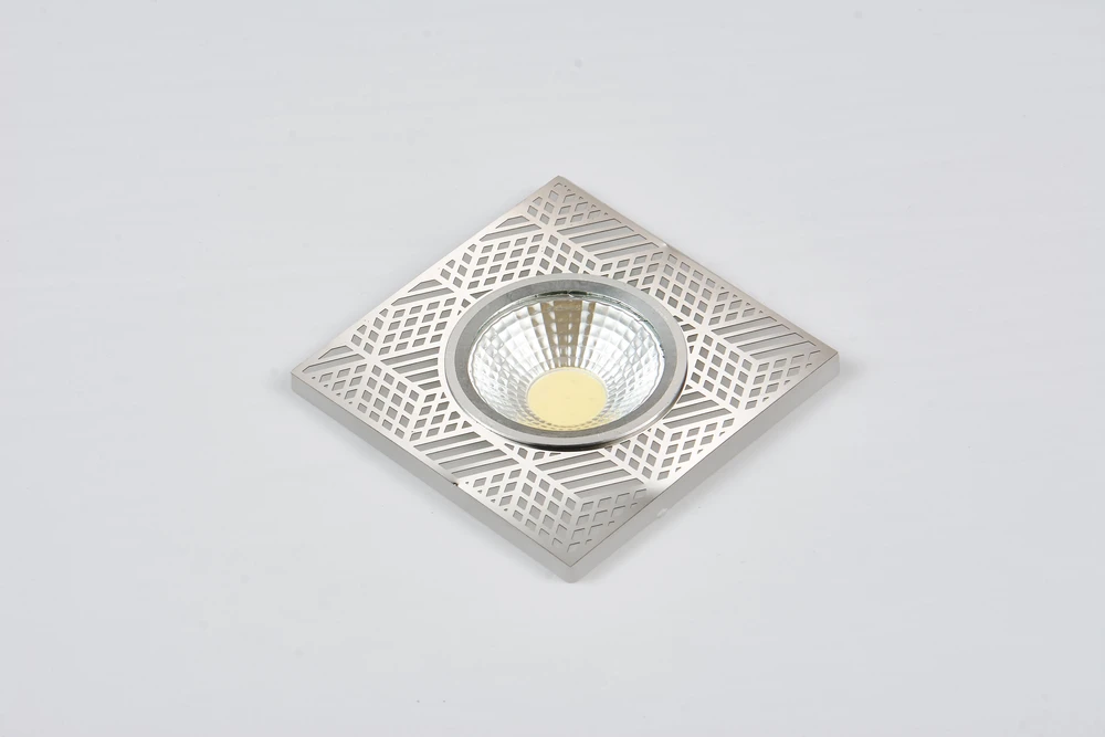 Dekoratyvinis šviestuvas 100100A20mm BESK