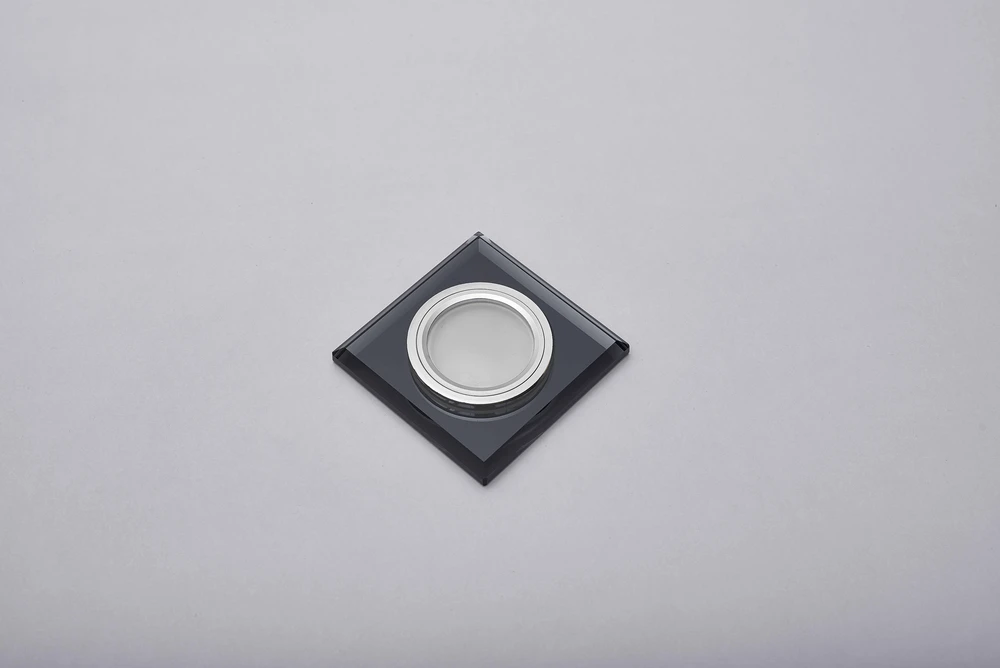 Dekoratyvinis šviestuvas BESK 90x90x20mm