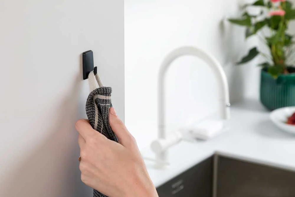 Drabužių kabliukas Tesa tesa 58278, juoda
