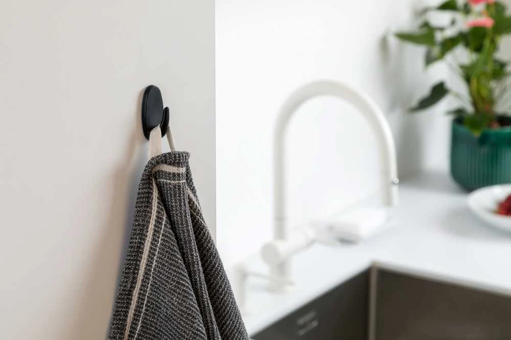 Drabužių kabliukas Tesa tesa 58275, juoda