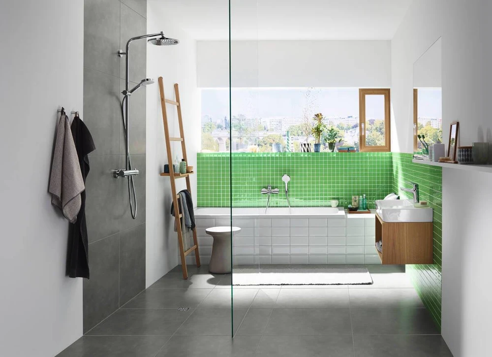 Dušo sistema su termostatiniu maišytuvu Hansgrohe Crometta S 240, sidabro spalvos.
