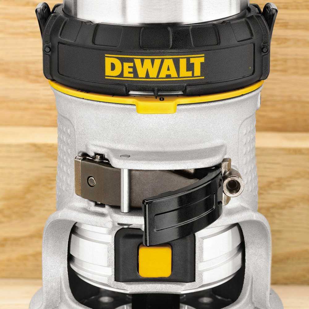 Kantų freza DEWALT  900W D26200
