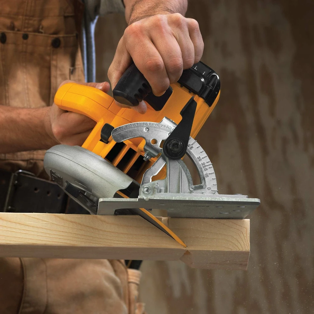 Diskinis pjūklas DeWalt DWE575K-QS