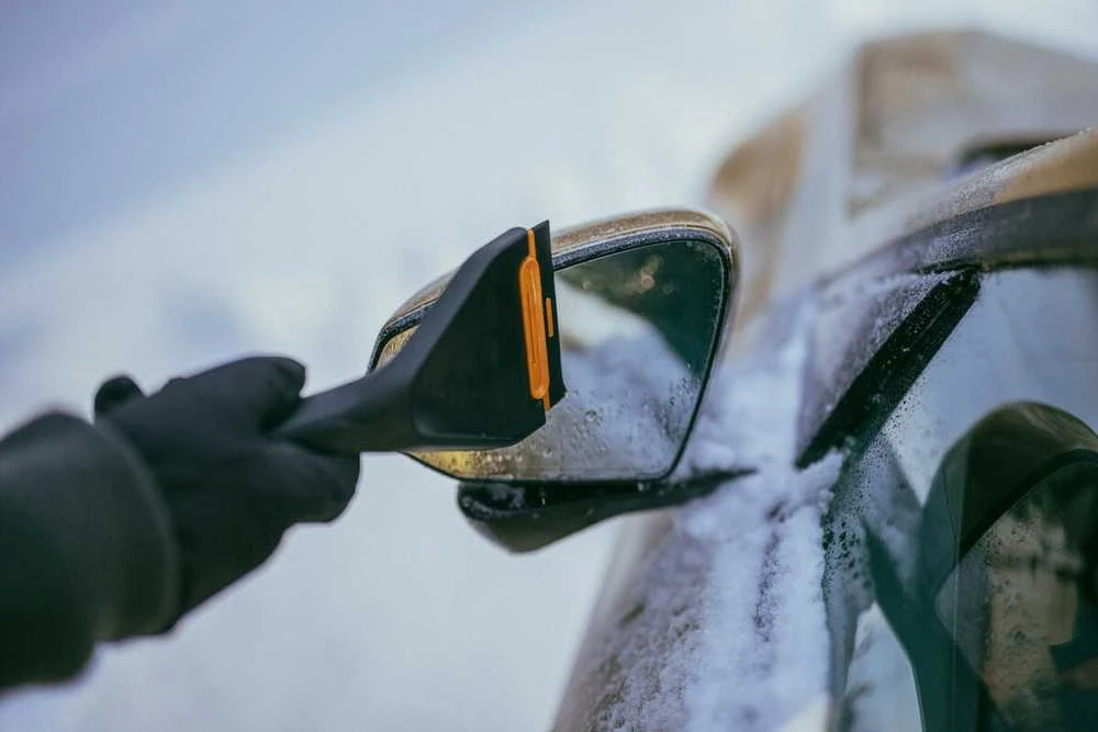 FISKARS AUTOMOBILINIS SNIEGO GRANDIKLIS, DVIGUBAS SOLID