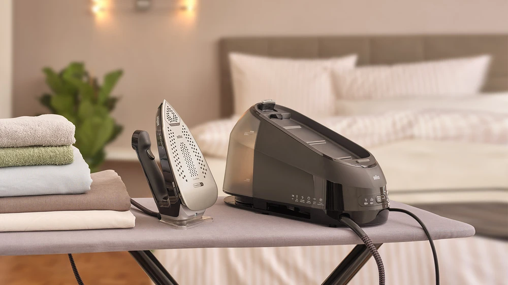 Gludināšanas sistēma Braun CareStyle 5 IS5249BK, melna
