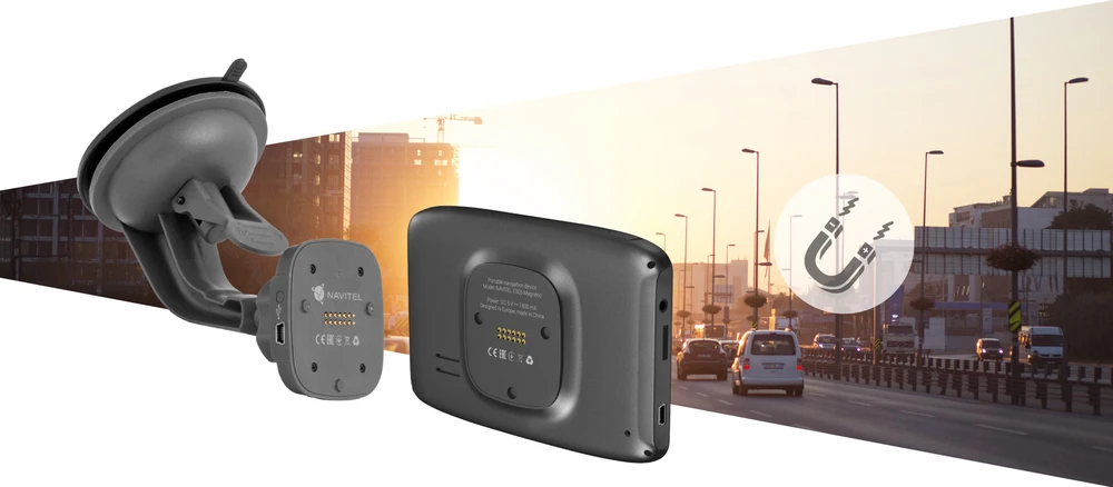 GPS navigacija Navitel E505 Magnetic