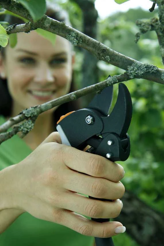Fiskars „PowerStep“™ sekatorius atraminiais ašmenimis 1000575