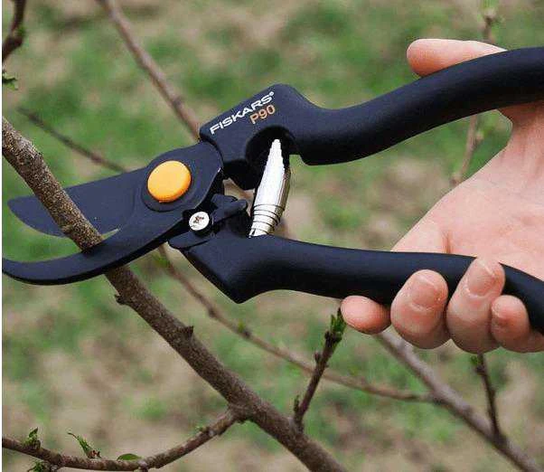 FISKARS Sekatorius profesionalus P90 (1001530)