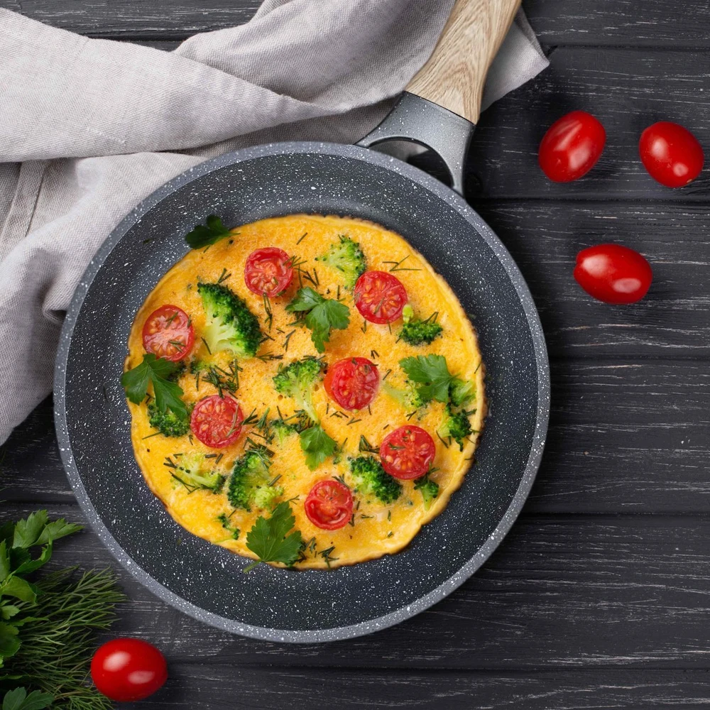 Ketler Keptuvė Amber 28cm pilka su medžio imitacijos rankena