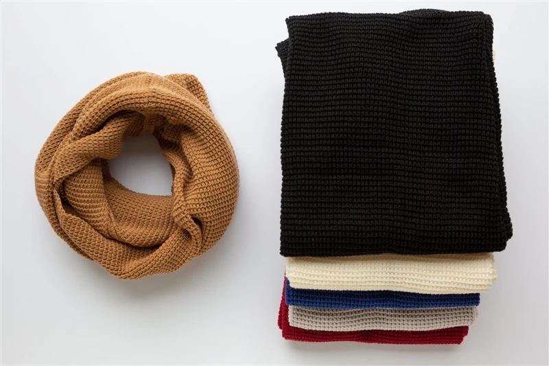 Knitas ŠALIKAS STAMBAUS MEZGIMO BE GALŲ 737 140X40CM
