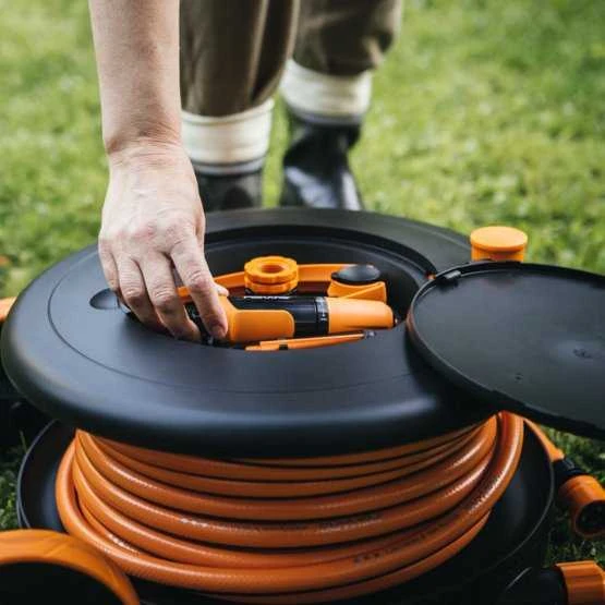 Fiskars Laistymo ritė M su žarna (1/2") 20m